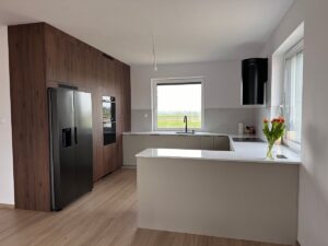 kuchnia-z-zabudowa-wysoka-Nieciszow-300x225